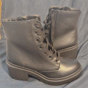 Universal Threat Kamryn Boots Womens 7